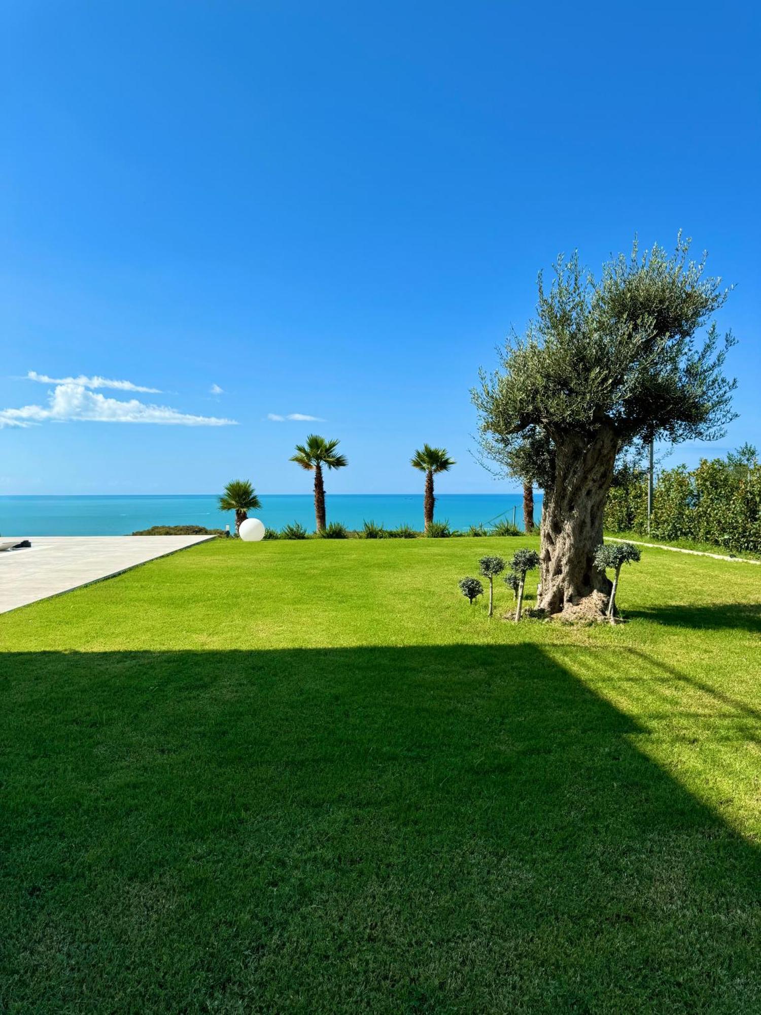 Villa Esmi Durres Kryemedhej Luaran gambar