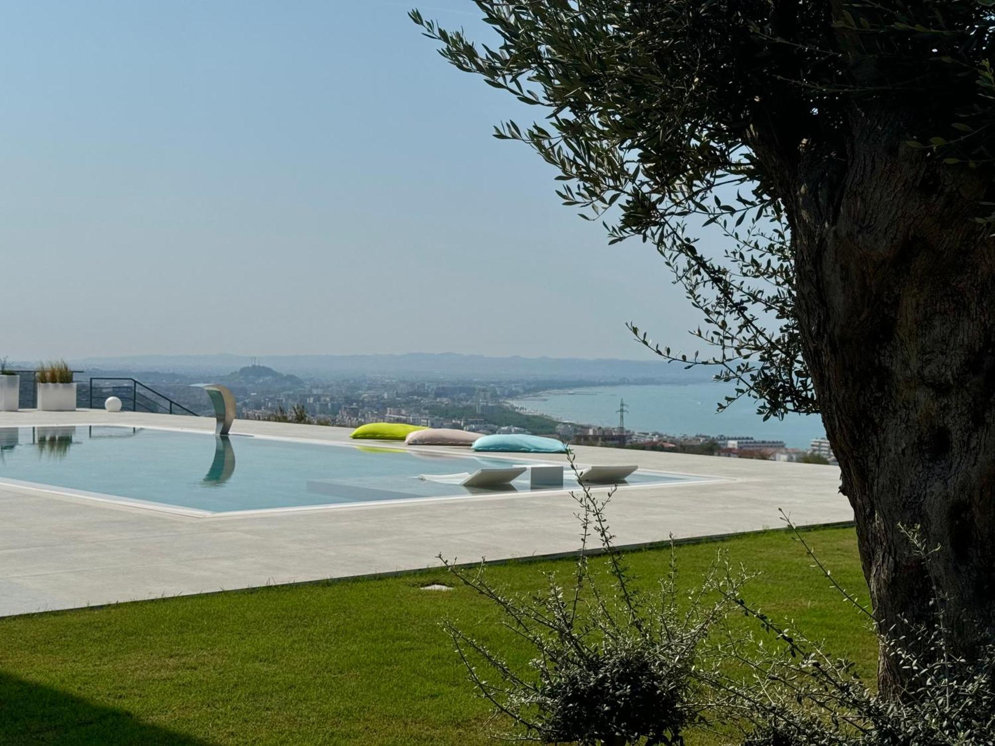 Villa Esmi Durres Kryemedhej Luaran gambar