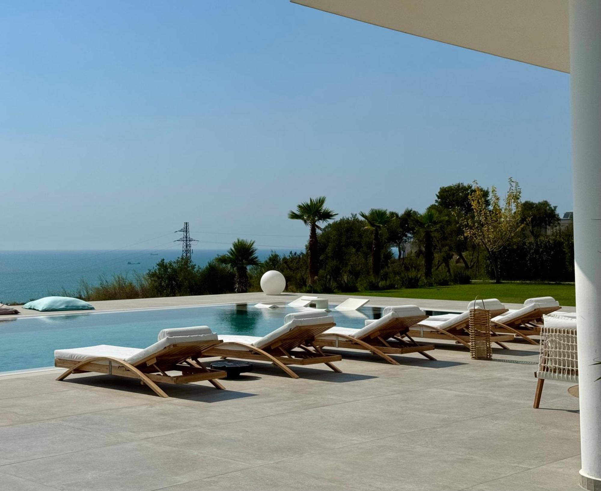 Villa Esmi Durres Kryemedhej Luaran gambar