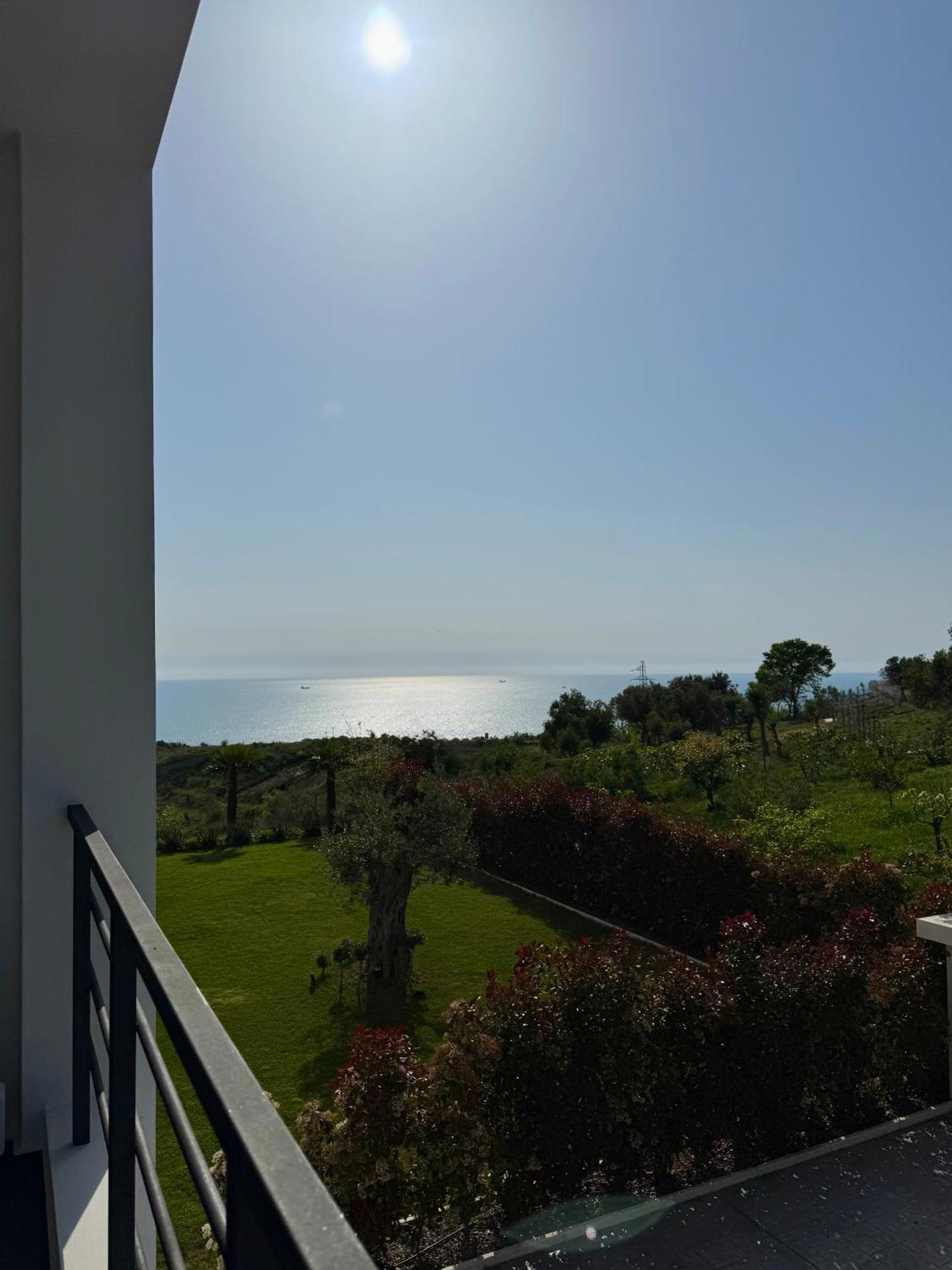 Villa Esmi Durres Kryemedhej Luaran gambar